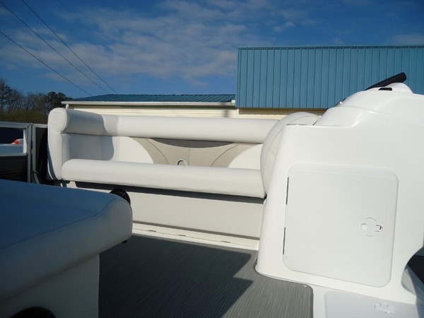 2017 Hurricane FunDeck 196RE3-OB Boat