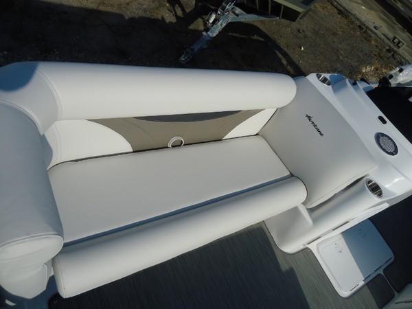 2017 Hurricane FunDeck 196RE3-OB Boat