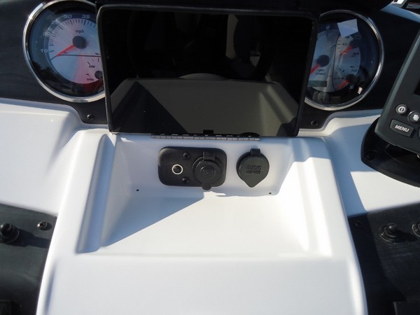 2017 Hurricane FunDeck 196RE3-OB Boat
