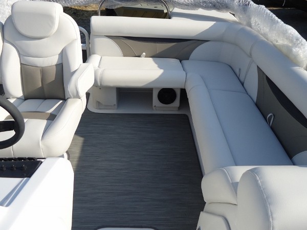 2017 Hurricane FunDeck 196RE3-OB Boat