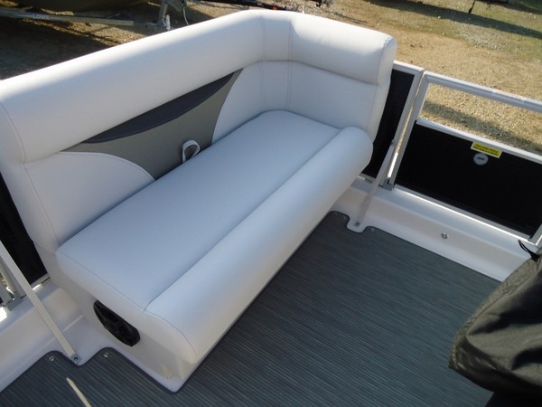 2017 Hurricane FunDeck 196RE3-OB Boat