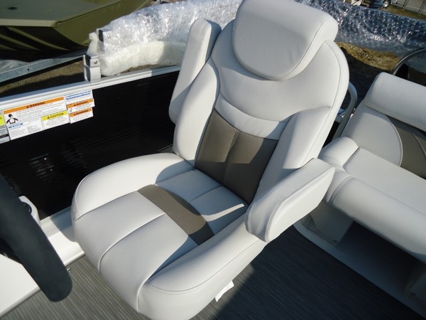 2017 Hurricane FunDeck 196RE3-OB Boat